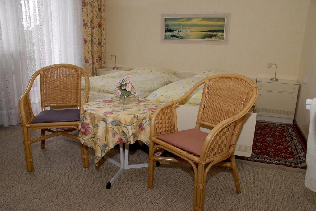 Pension Familie Schwarz Gbr Alhausen Kamer foto